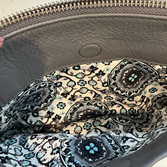 Vera Bradley small gray leather crossbody - Picture 5 of 7